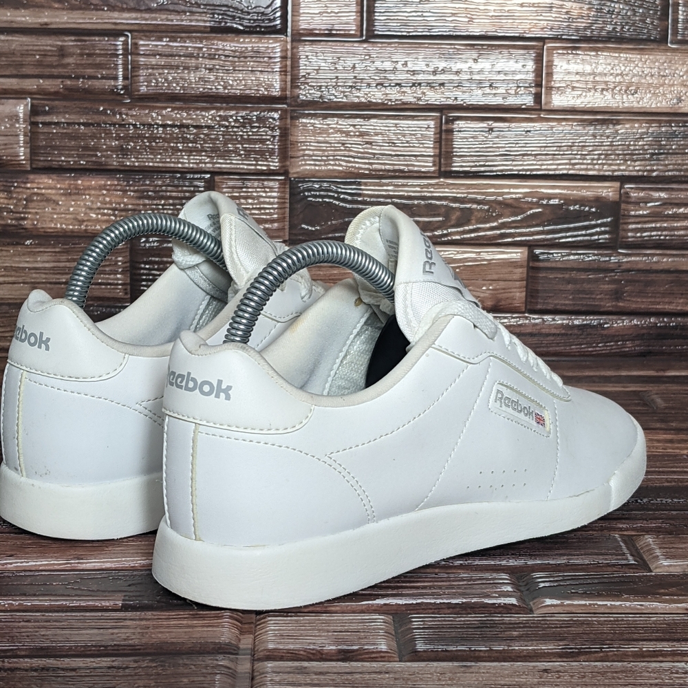 Reebok Classic Sneaker - Women's 7_4
